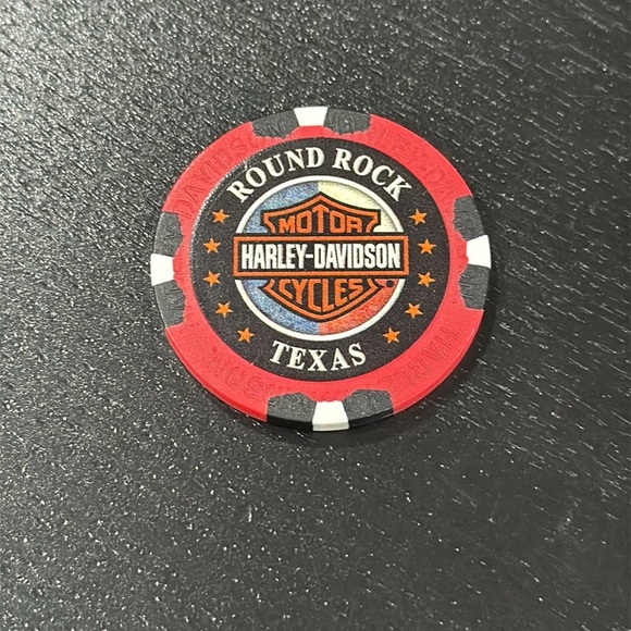 Harley-Davidson Red and Black Central Texas Poker Chip - Picture 2 of 3